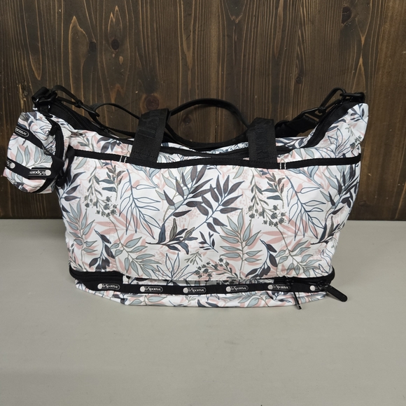 LeSportsac Large Weekender Floral Travel Tote Overnight Bag - Picture 5 of 13
